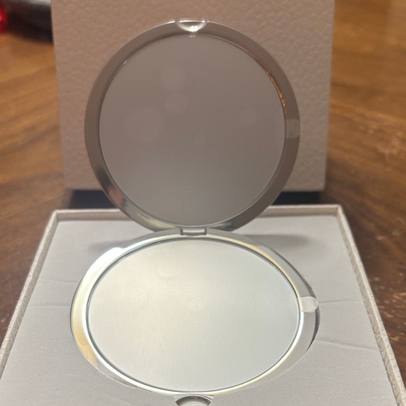 Dior Pink and White Mirrored Compact - Picture 3 of 6